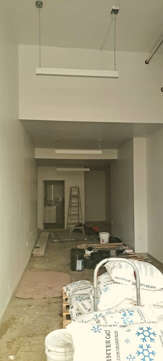 Bronx, NY Retail - 866 Elsmere Pl