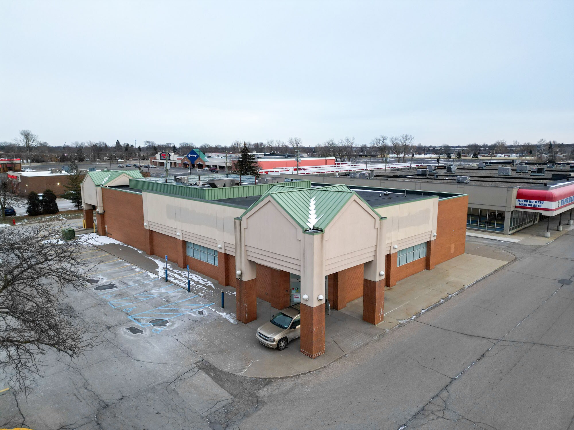 13545 Eureka Rd, Southgate, MI for Sale