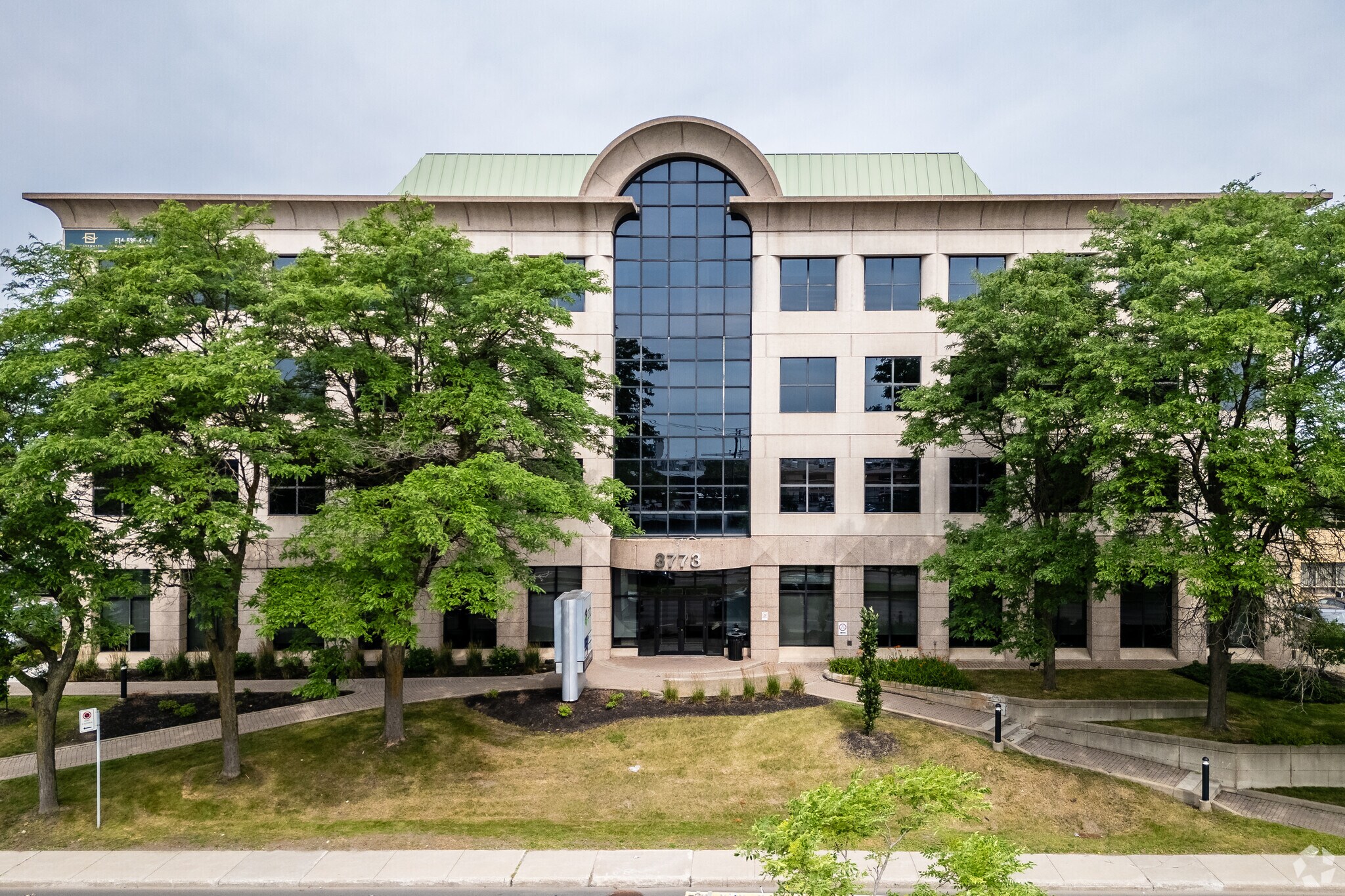 3773-3777 Boul De La Côte-Vertu, Montréal, QC for Rent