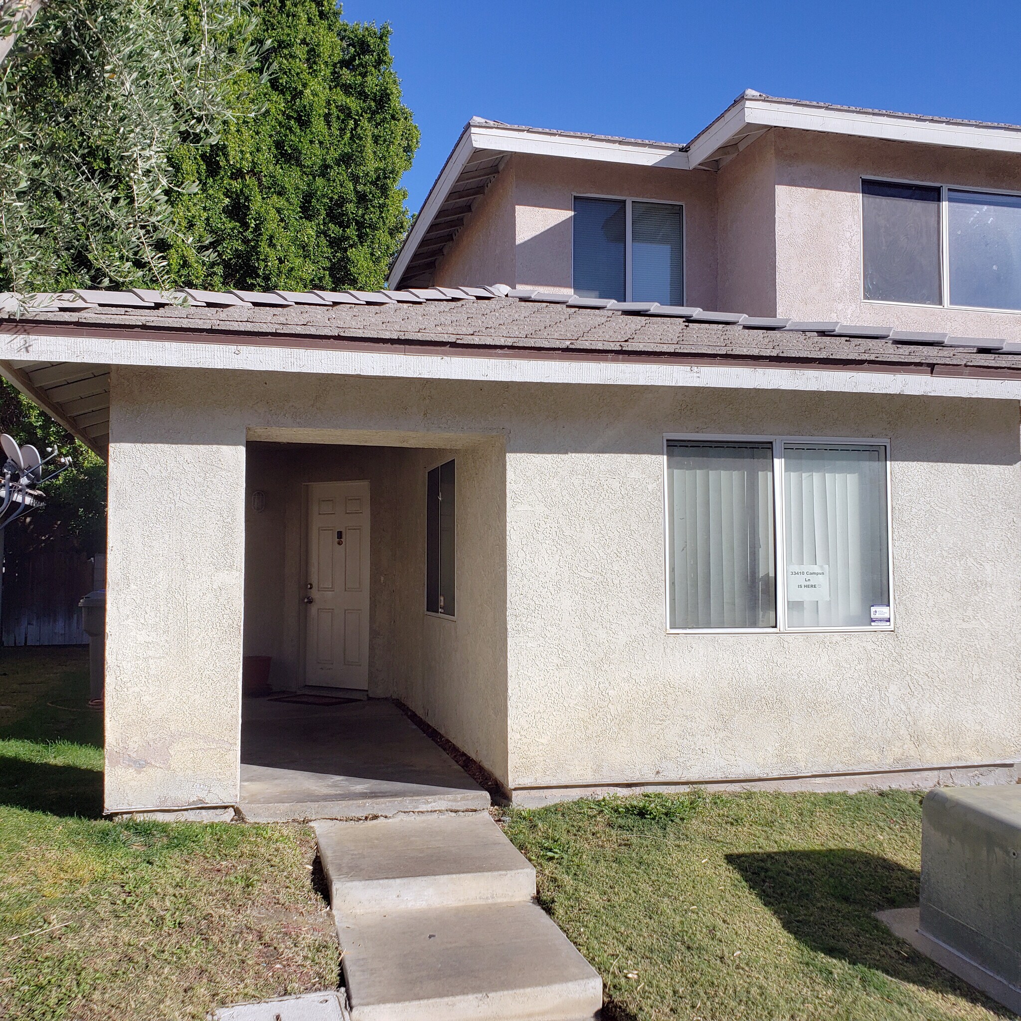 33410 Campus Ln, Cathedral City, CA for Sale