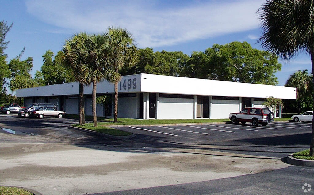 1499 Forest Hill Blvd, West Palm Beach, FL for Rent