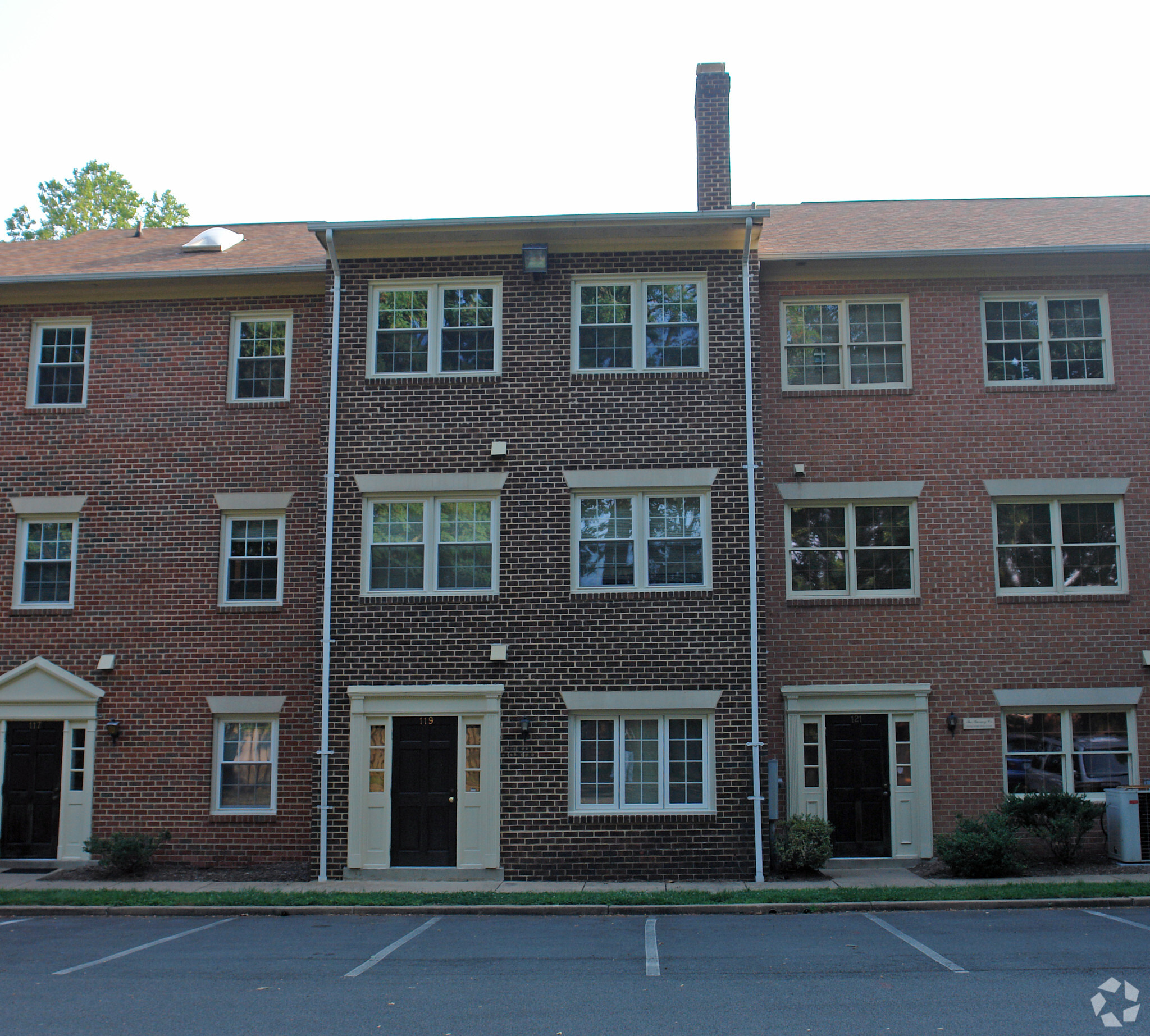 119 Rowell Ct, Falls Church, VA for Rent