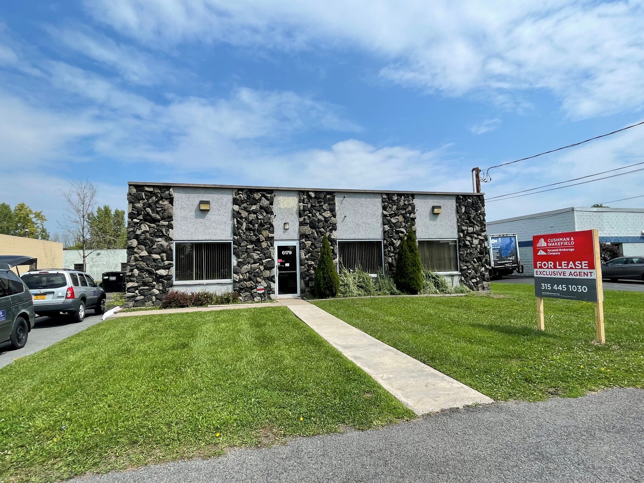 6179 Molloy Rd, East Syracuse, NY for Rent