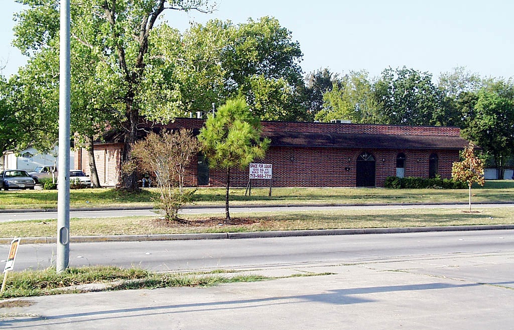 7001 W 43rd St, Houston, TX for Sale