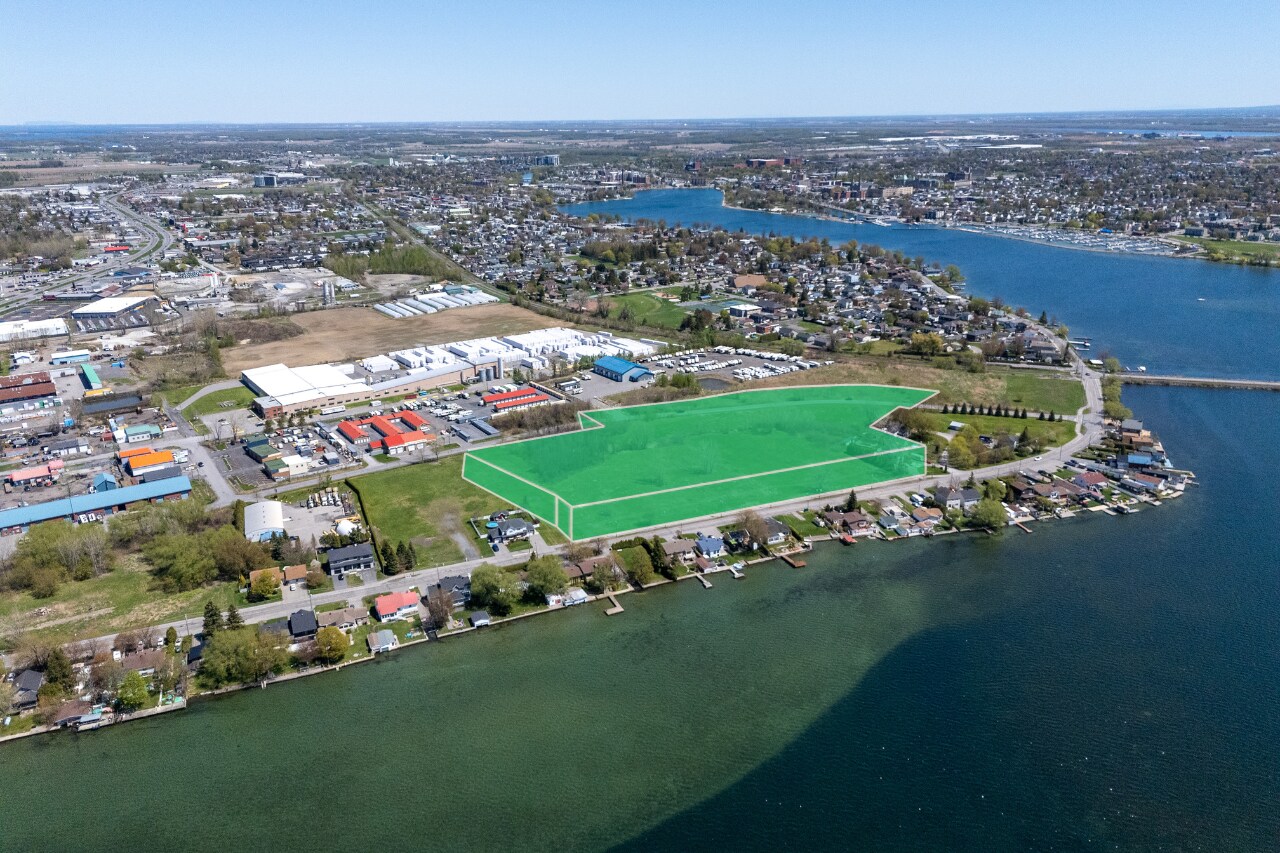 58 Bd du Bord de l'Eau, Salaberry-de-valleyfield, QC for Sale