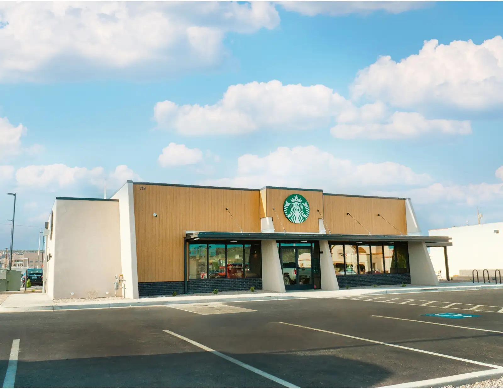 719 W Main St, Farmington, NM for Sale