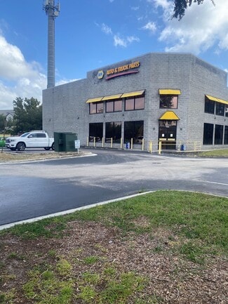 Tampa, FL Retail - 8904 Regents Park Dr Tampa, FL Retail - 8904 Regents Park Dr