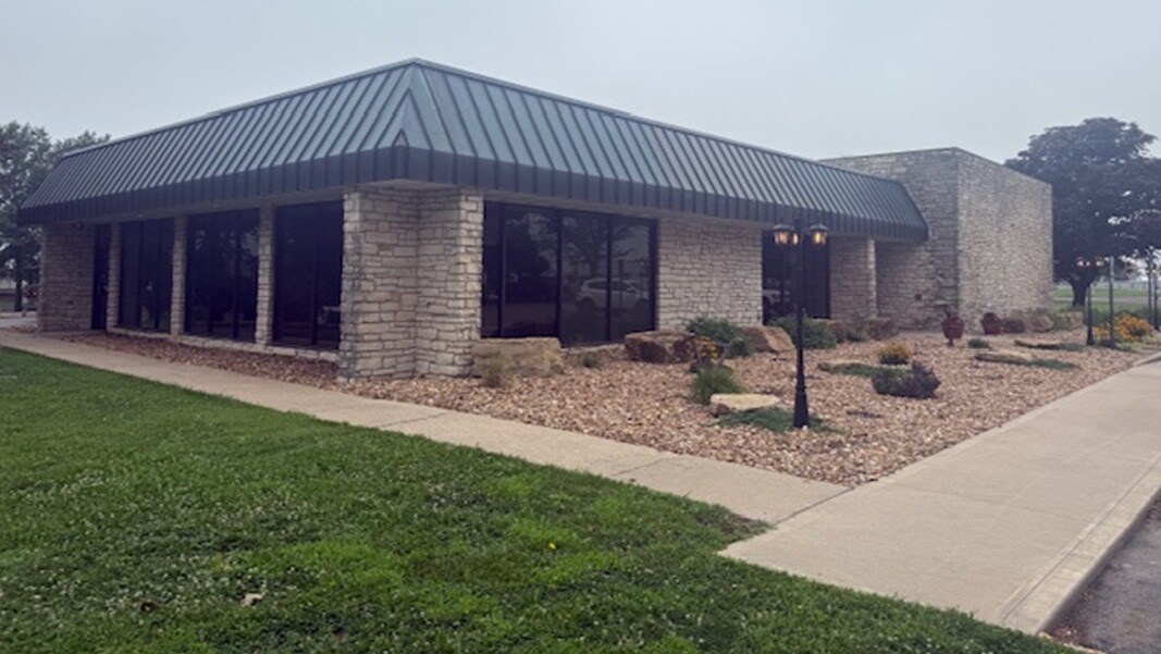 3401 Pine St, Higginsville, MO for Sale