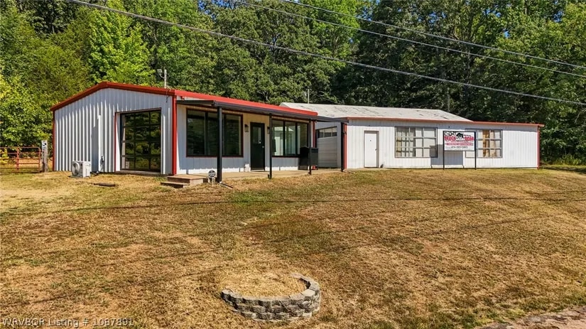 10425 N Highway 71, Mountainburg, AR for Sale