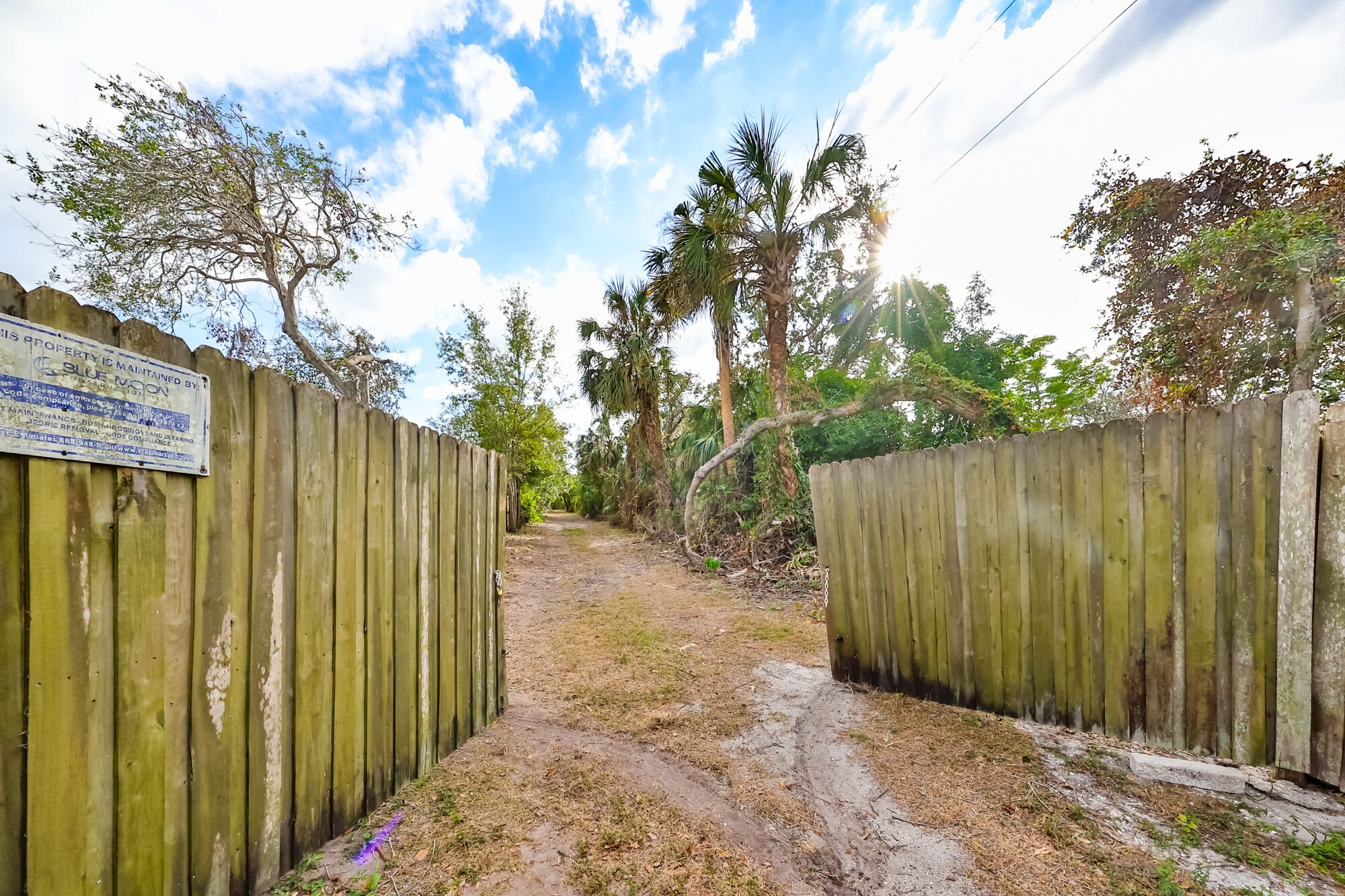 8839 Richmond St, Gibsonton, FL for Sale