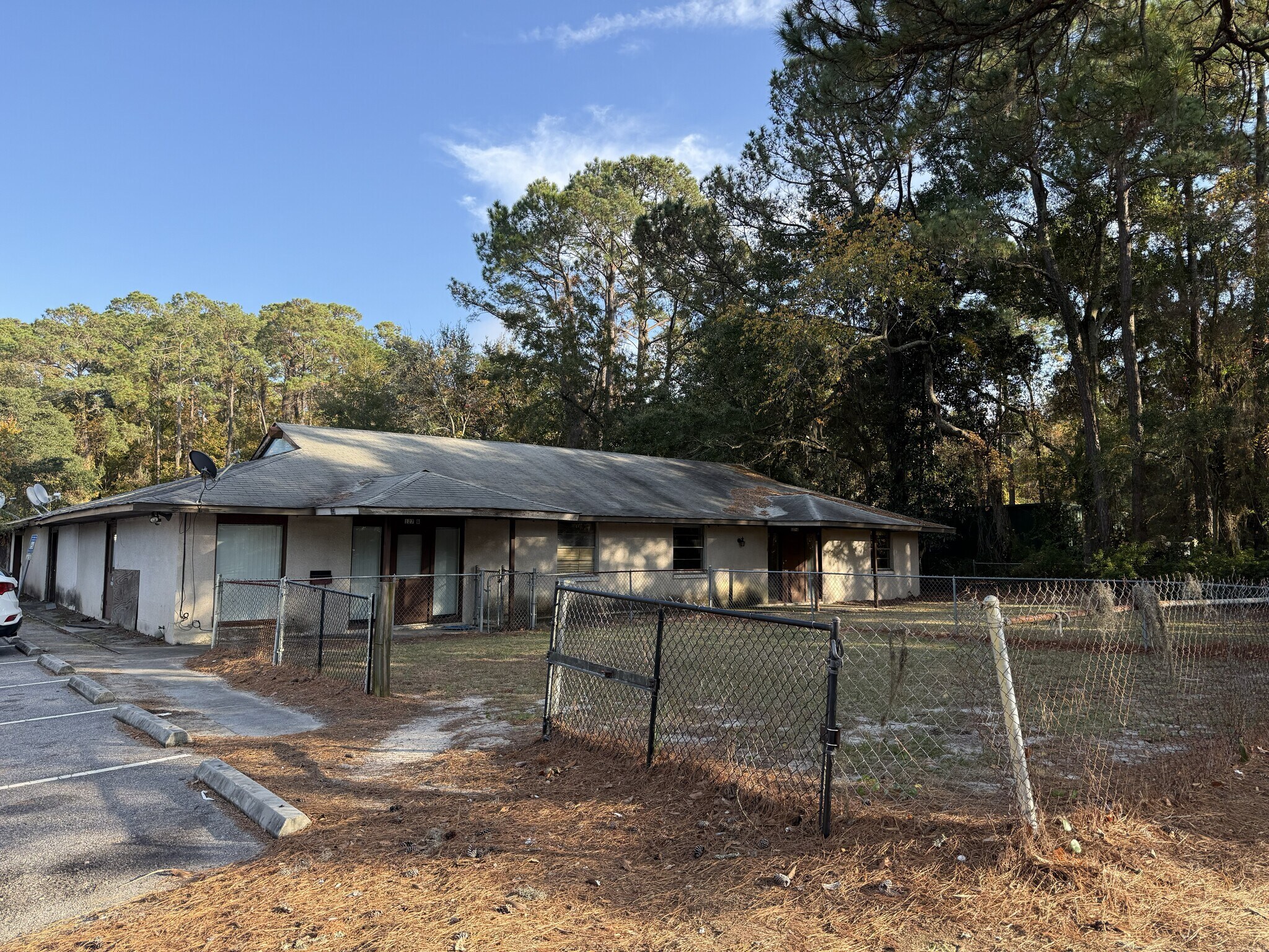127 Mathews Dr, Hilton Head, SC for Sale