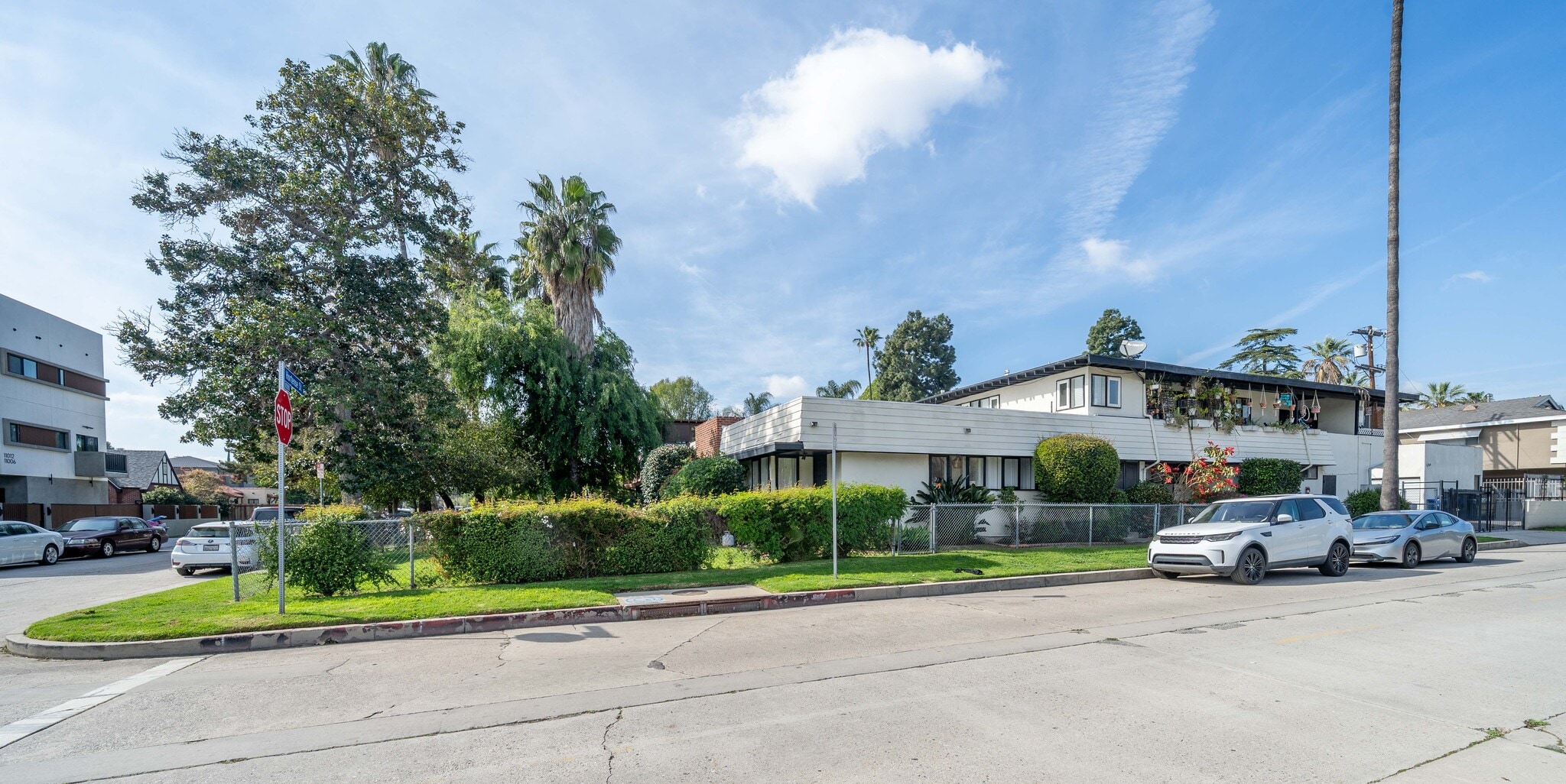 11001 Hortense St, West Toluca Lake, CA for Sale