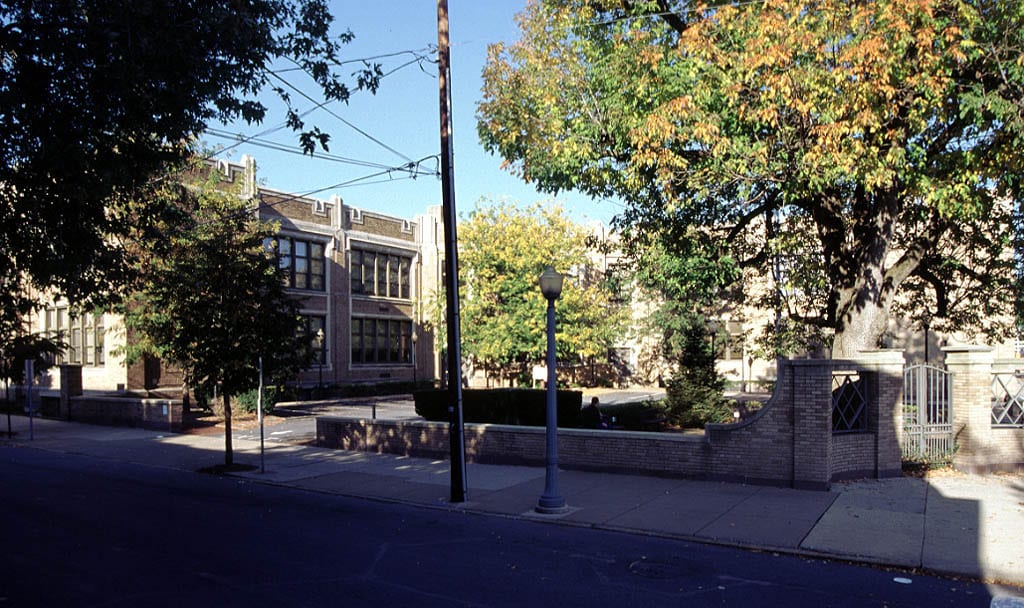 909 Green St, Harrisburg, PA for Rent