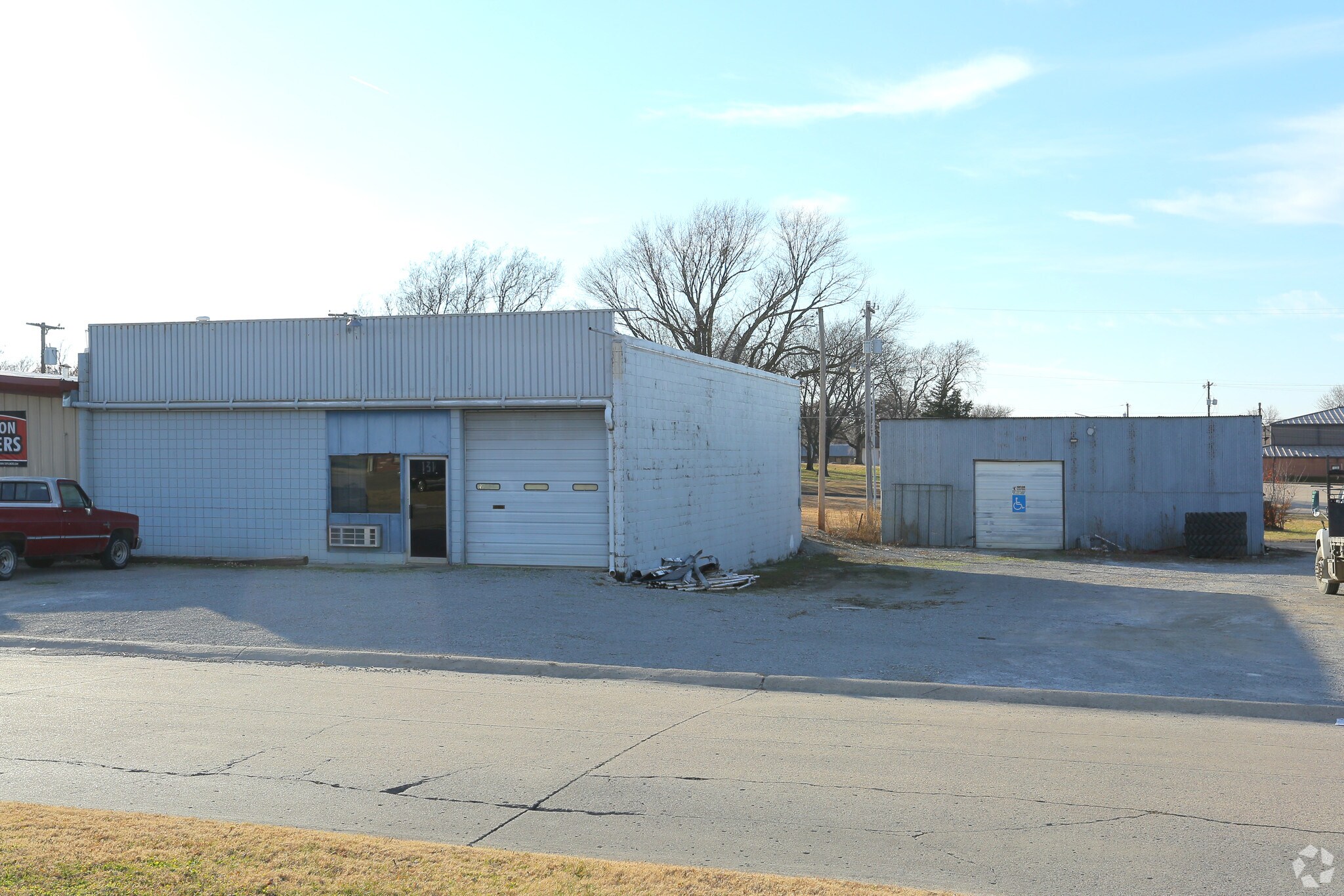 131 SE Cholwell Ave, Bartlesville, OK for Sale