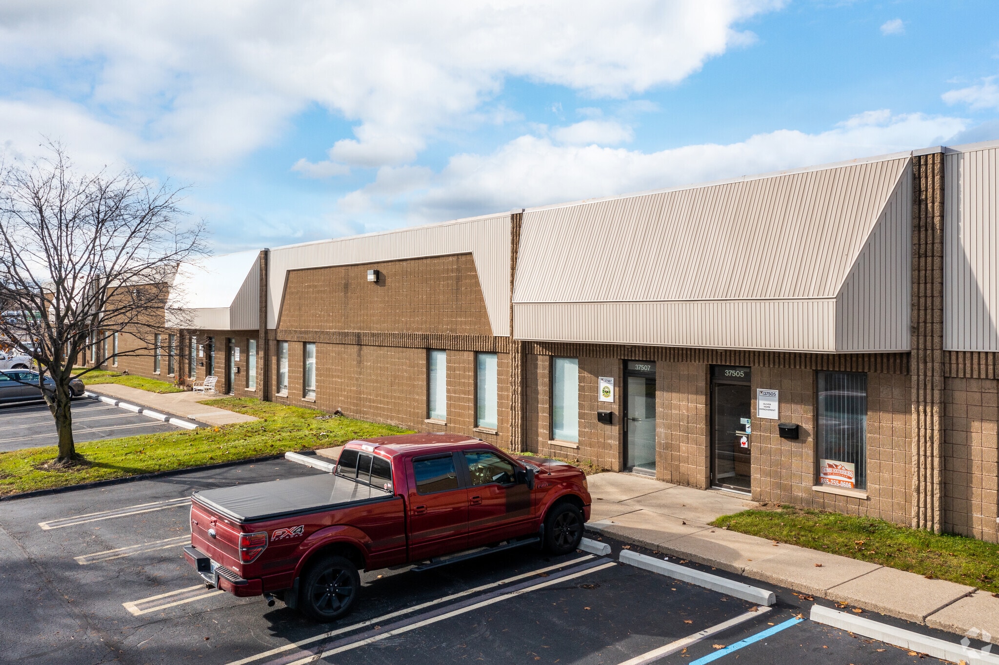 37495-37515 Schoolcraft Rd, Livonia, MI for Rent
