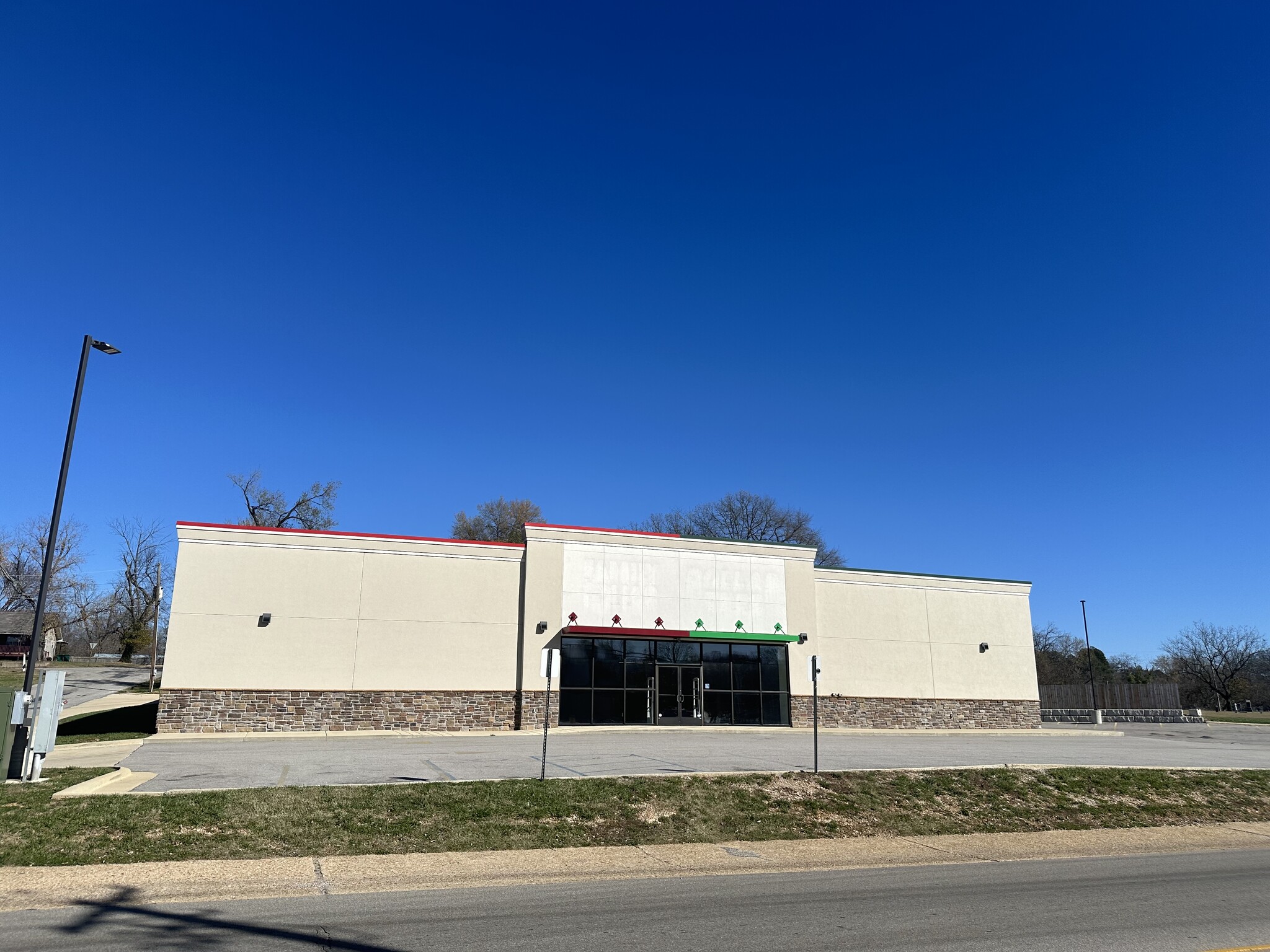 503 E Main St, Willow Springs, MO for Rent