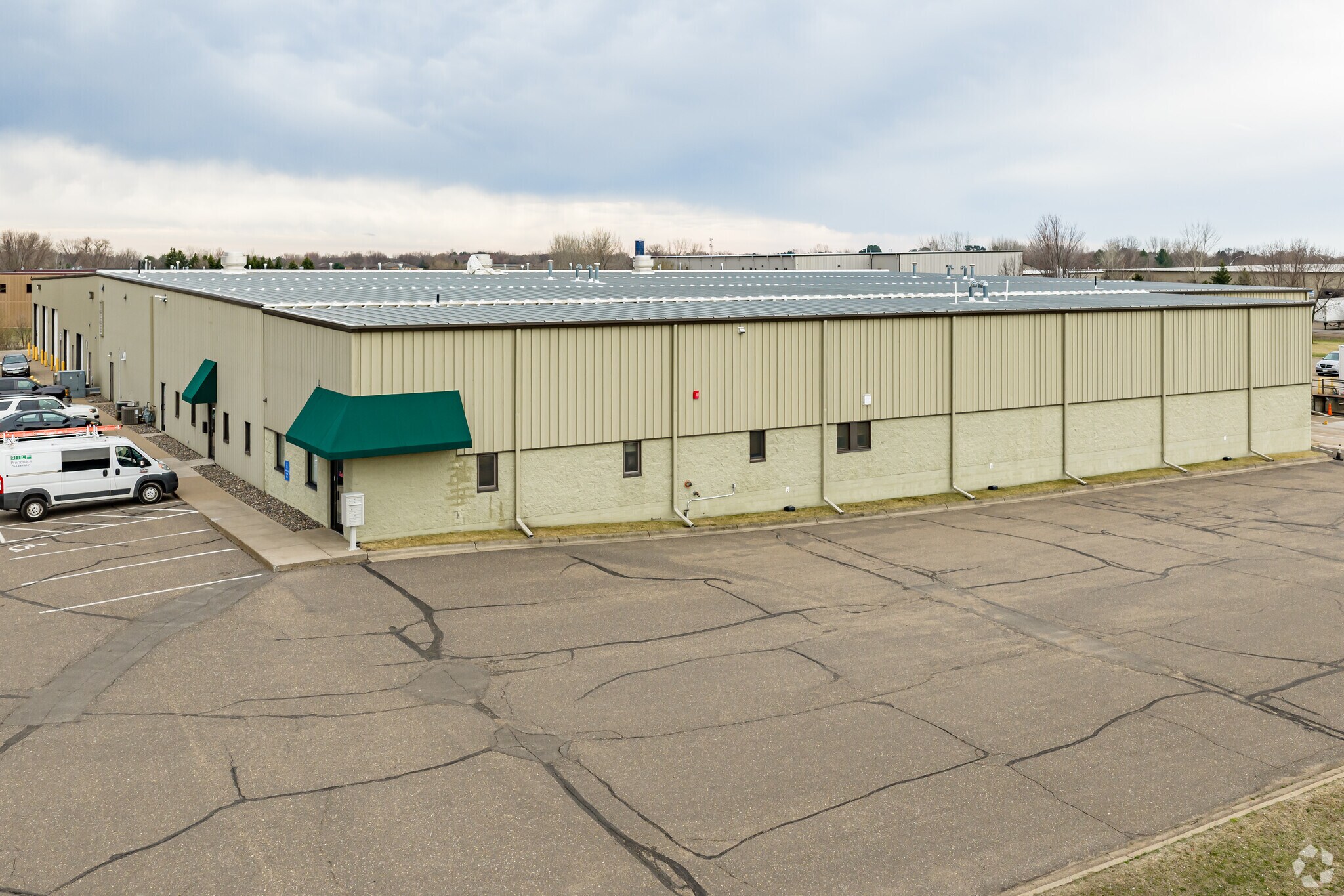 725 3rd Ave SE, Cambridge, MN for Rent