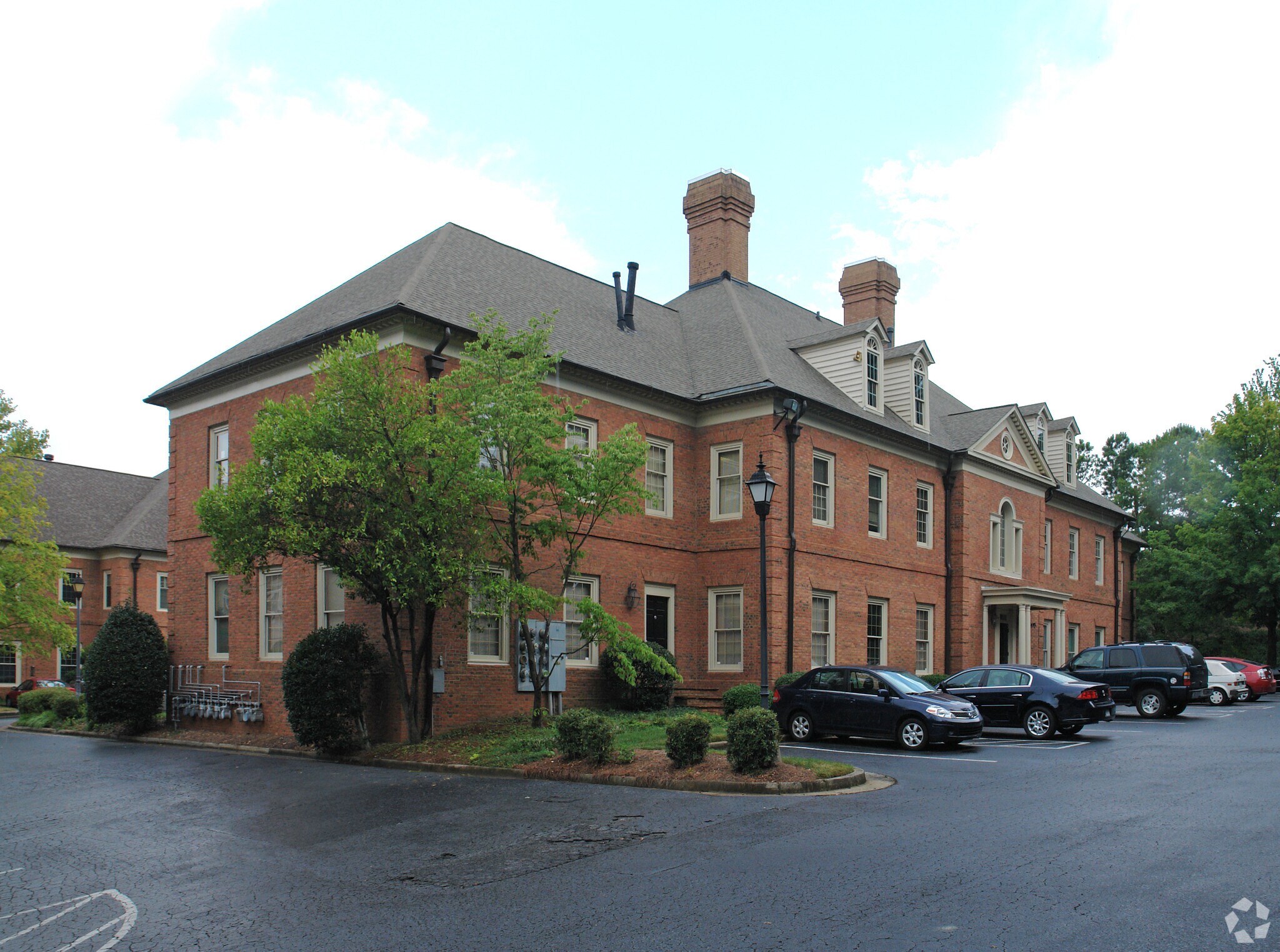 6095 Lake Forrest Dr NW Sandy Springs, GA 30328 Office Property for