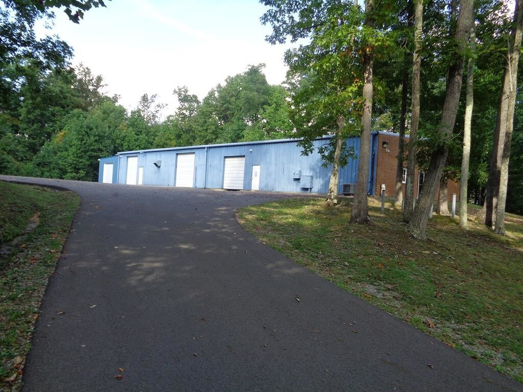 155 Philpott Ln, Beaver, WV for Rent