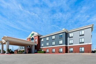 Perry, OK Hospitality - 3002 W Fir St