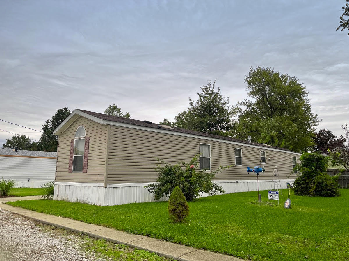 Fairview Trailer Court park, Taylorville, IL for Sale