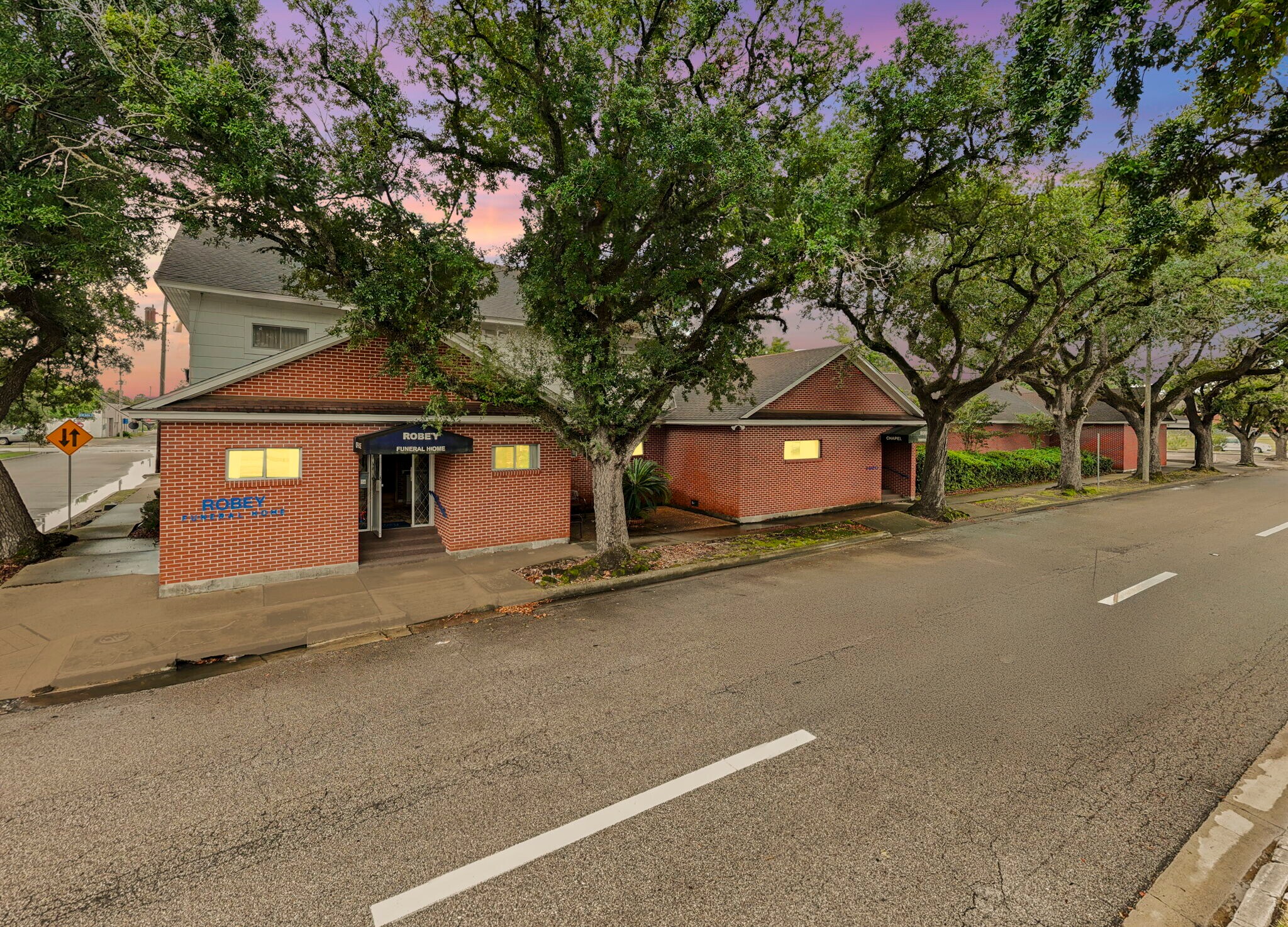 403 W Sterling St, Baytown, TX for Sale