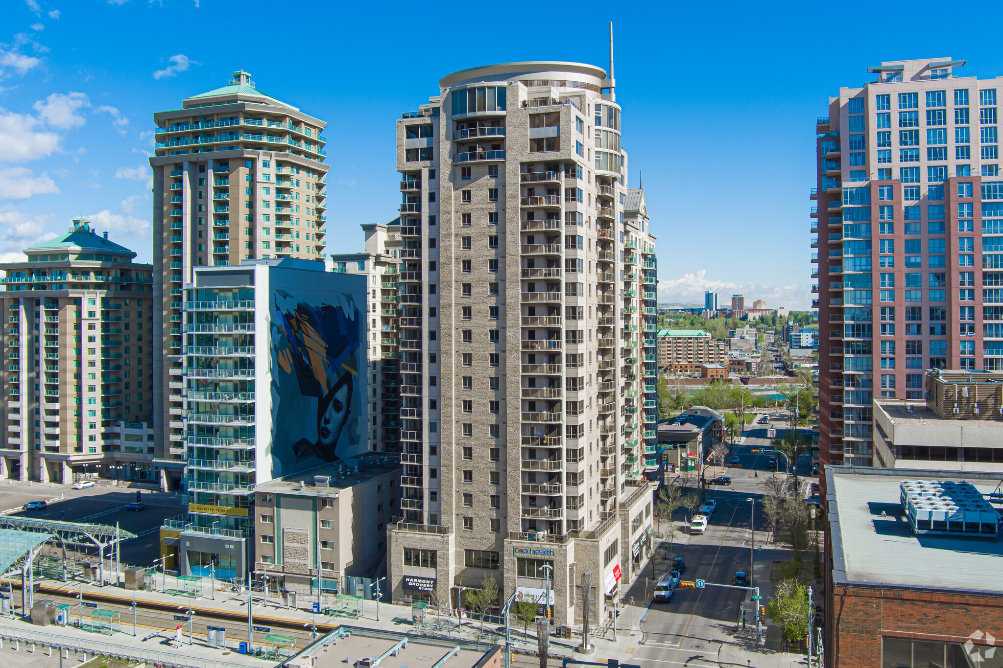 683 10th St SW, Calgary, AB for Sale