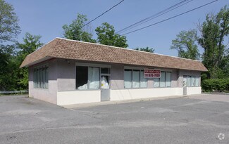8 S Main St  