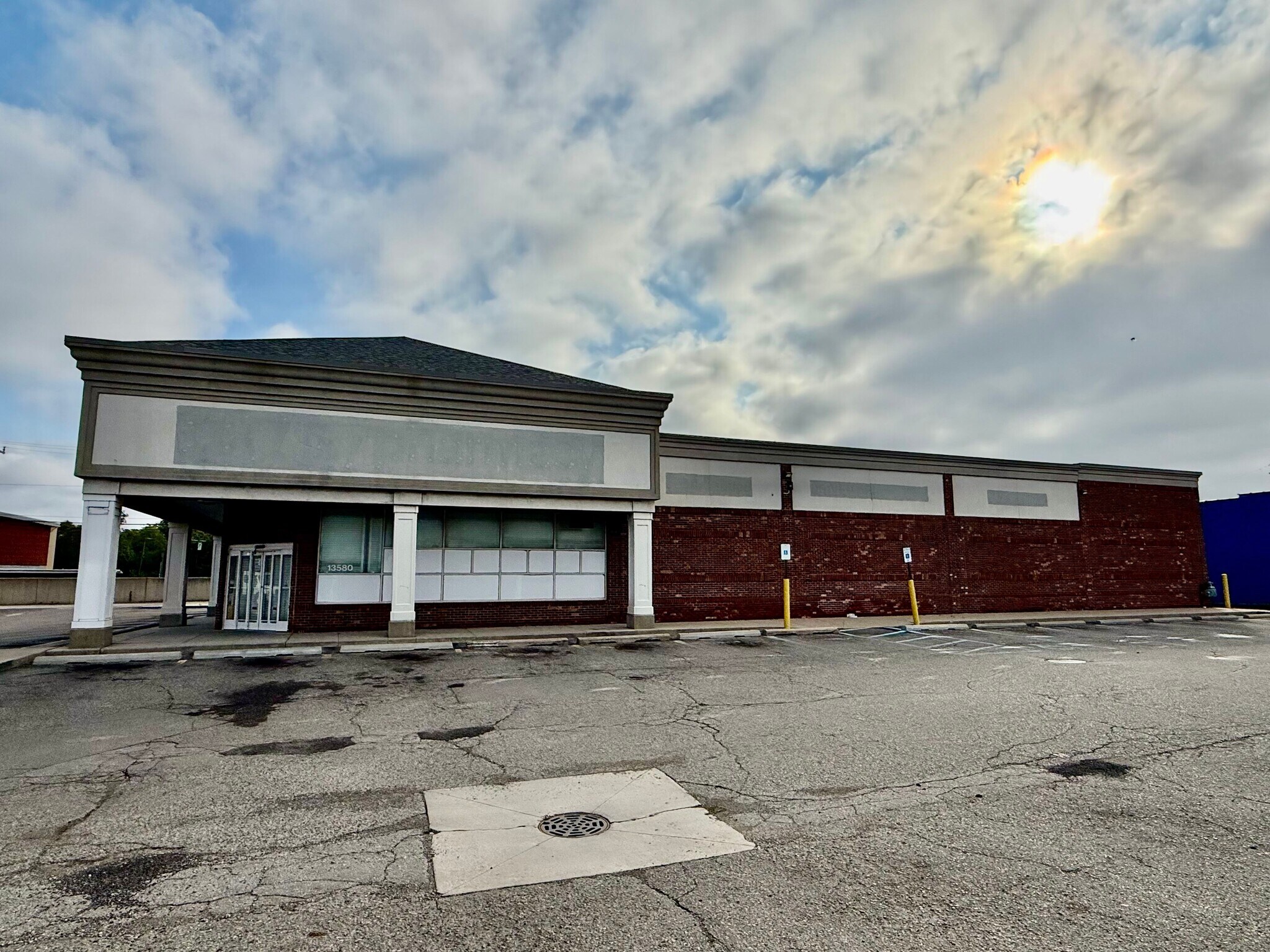 13580 Grand River Ave, Detroit, MI for Rent