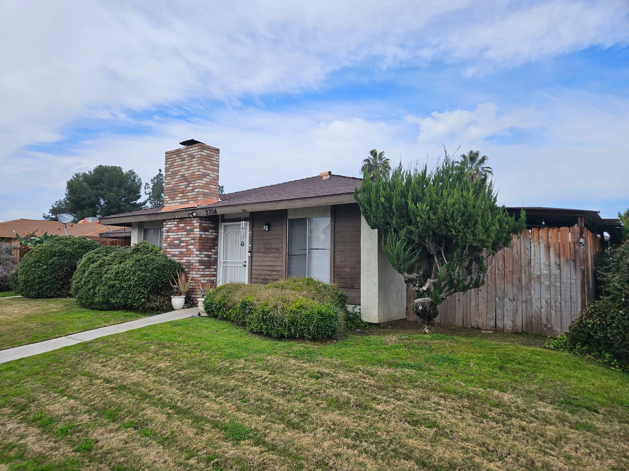 2711 Hollyhock Ln, Bakersfield, CA for Sale