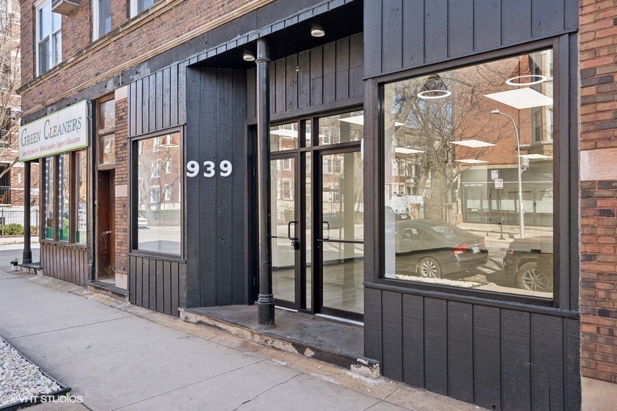 939 W Grace St, Chicago, IL for Rent