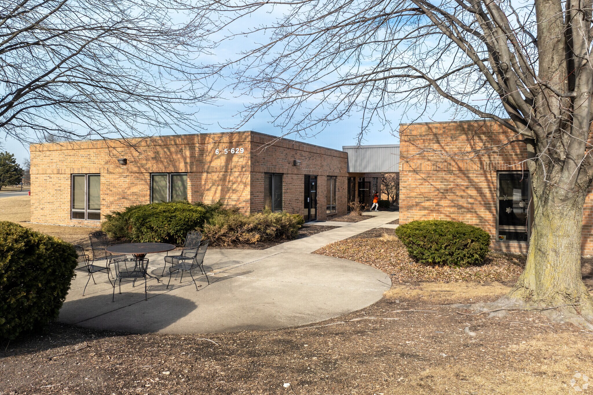 605-657 Landwehr Rd, Northbrook, IL for Rent
