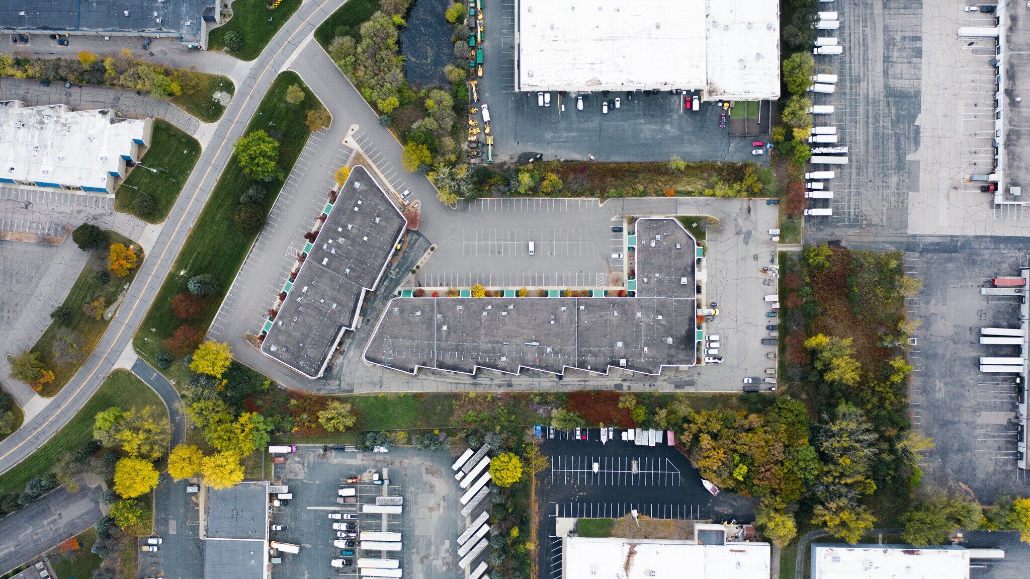 7115-7149 Shady Oak Rd, Eden Prairie, MN for Rent