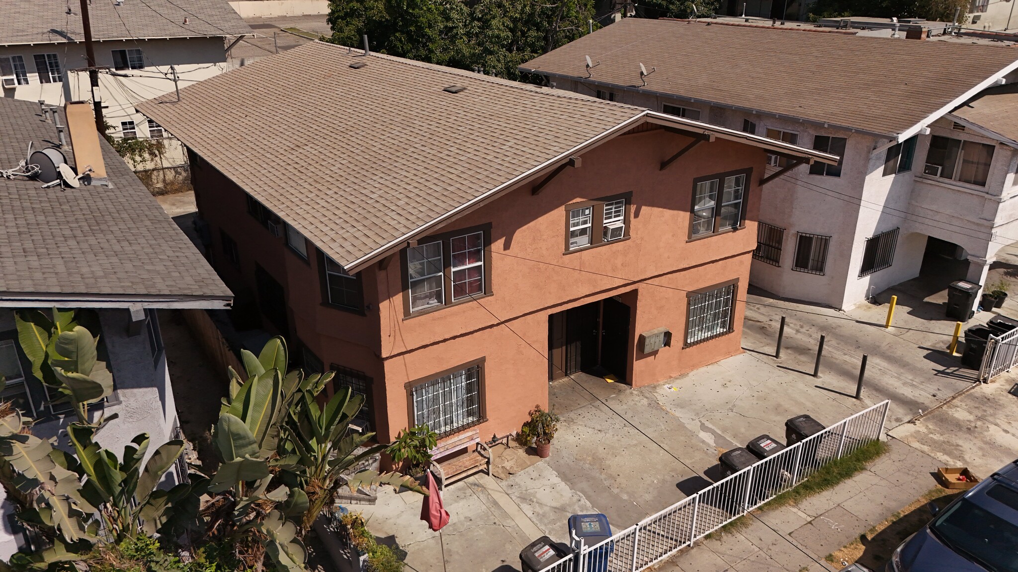 1719 Miramar St, Los Angeles, CA for Sale