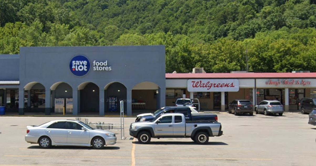 4090-4418 N Mayo Trl, Pikeville, KY for Rent