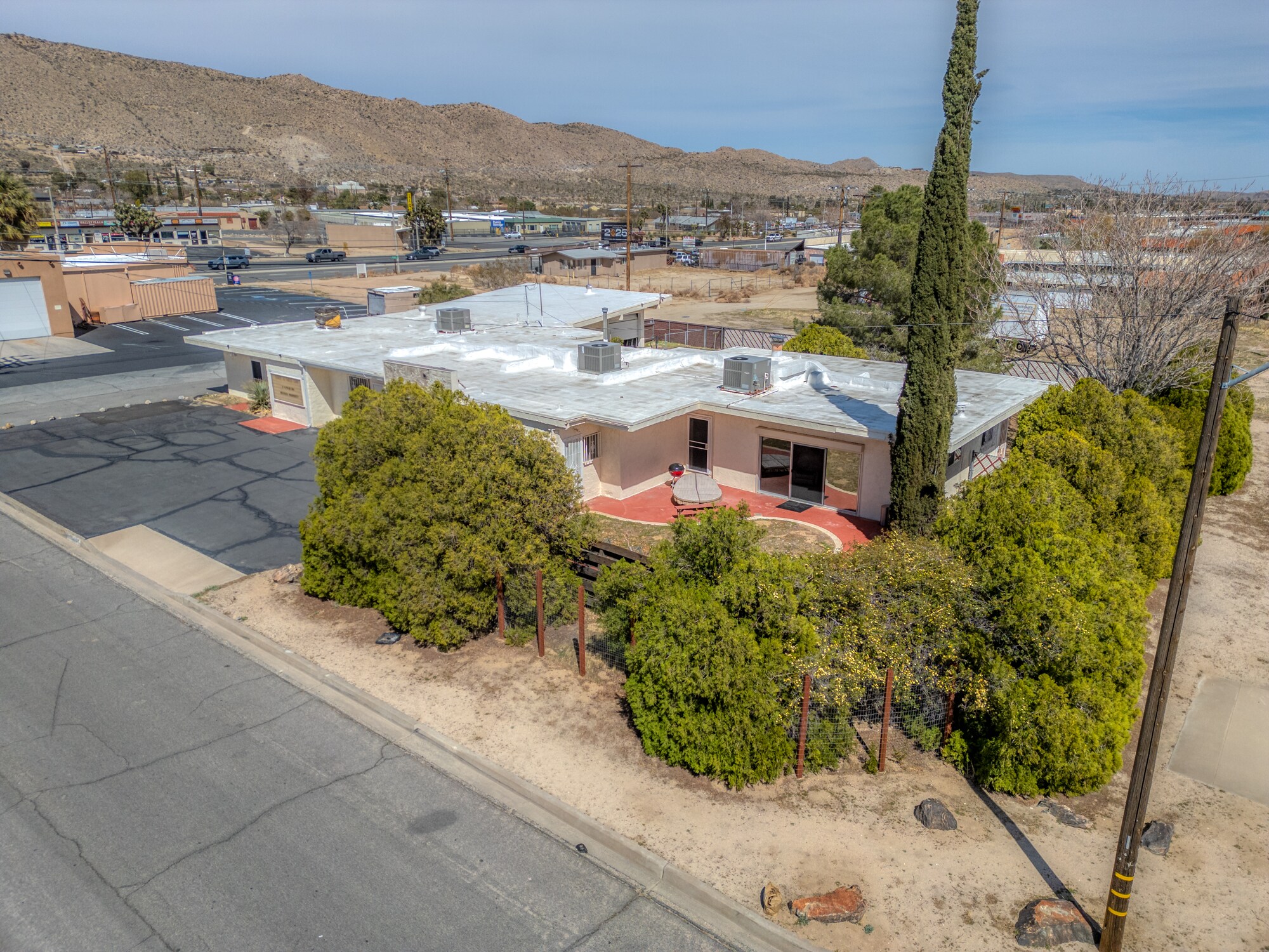 7355 Cherokee Trl, Yucca Valley, CA for Sale
