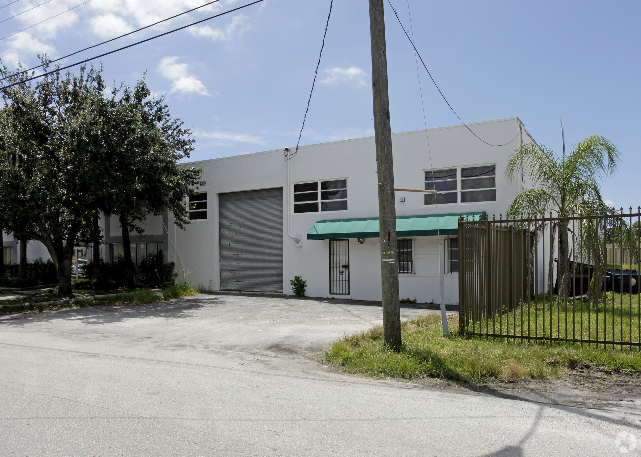 2050 NE 153rd St North Miami Beach, FL 33162 Industrial Property for