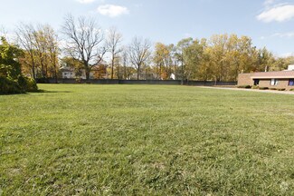 Lake Lansing Rd Unit 23  