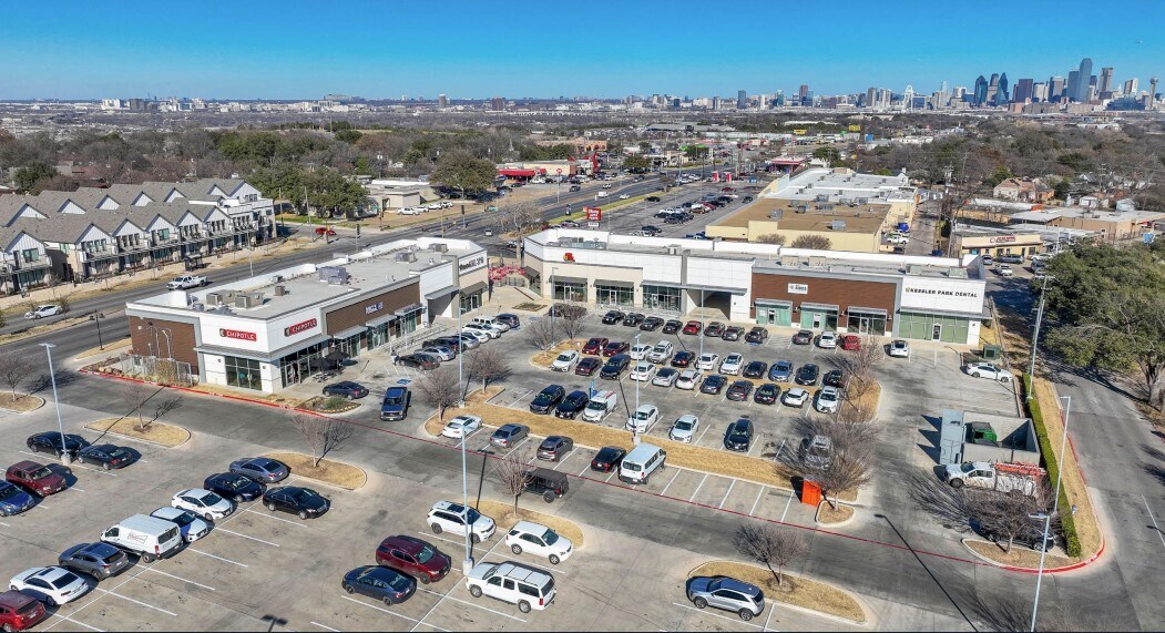 Colorado Blvd @ Fort Worth Ave, Dallas, TX for Rent