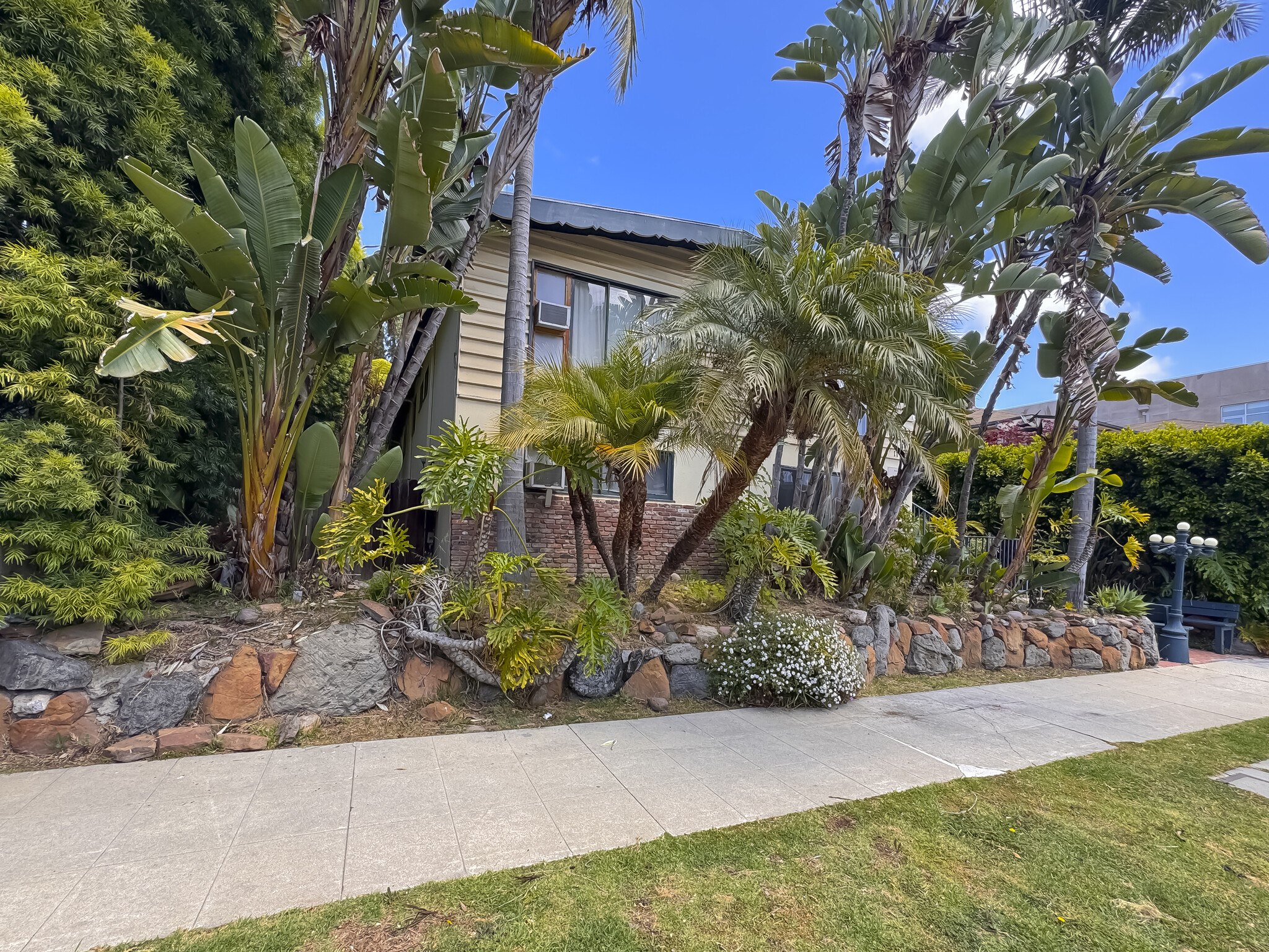 11747 Bellagio Rd, Los Angeles, CA for Sale