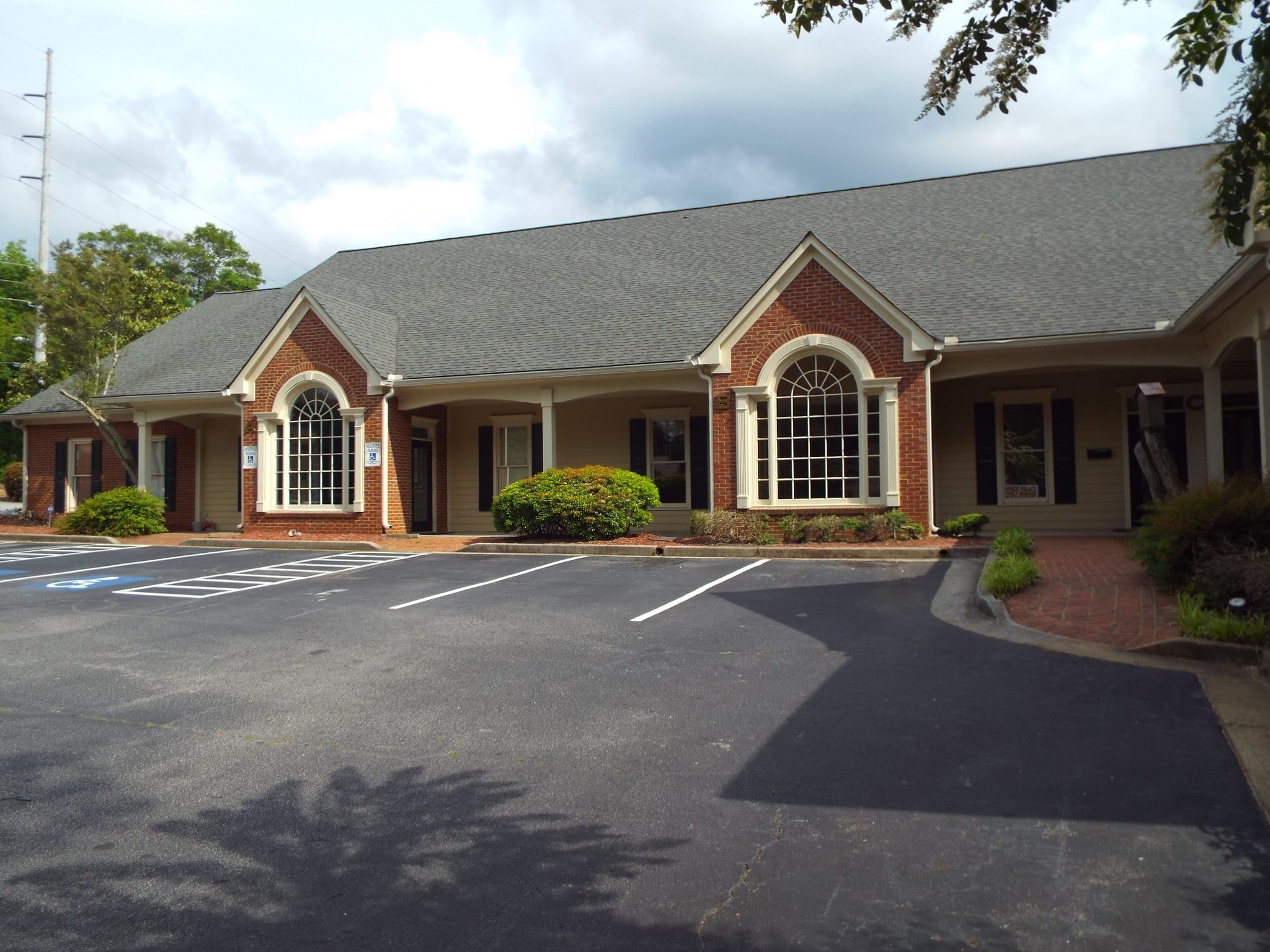 331 Arcado Rd NW, Lilburn, GA for Rent