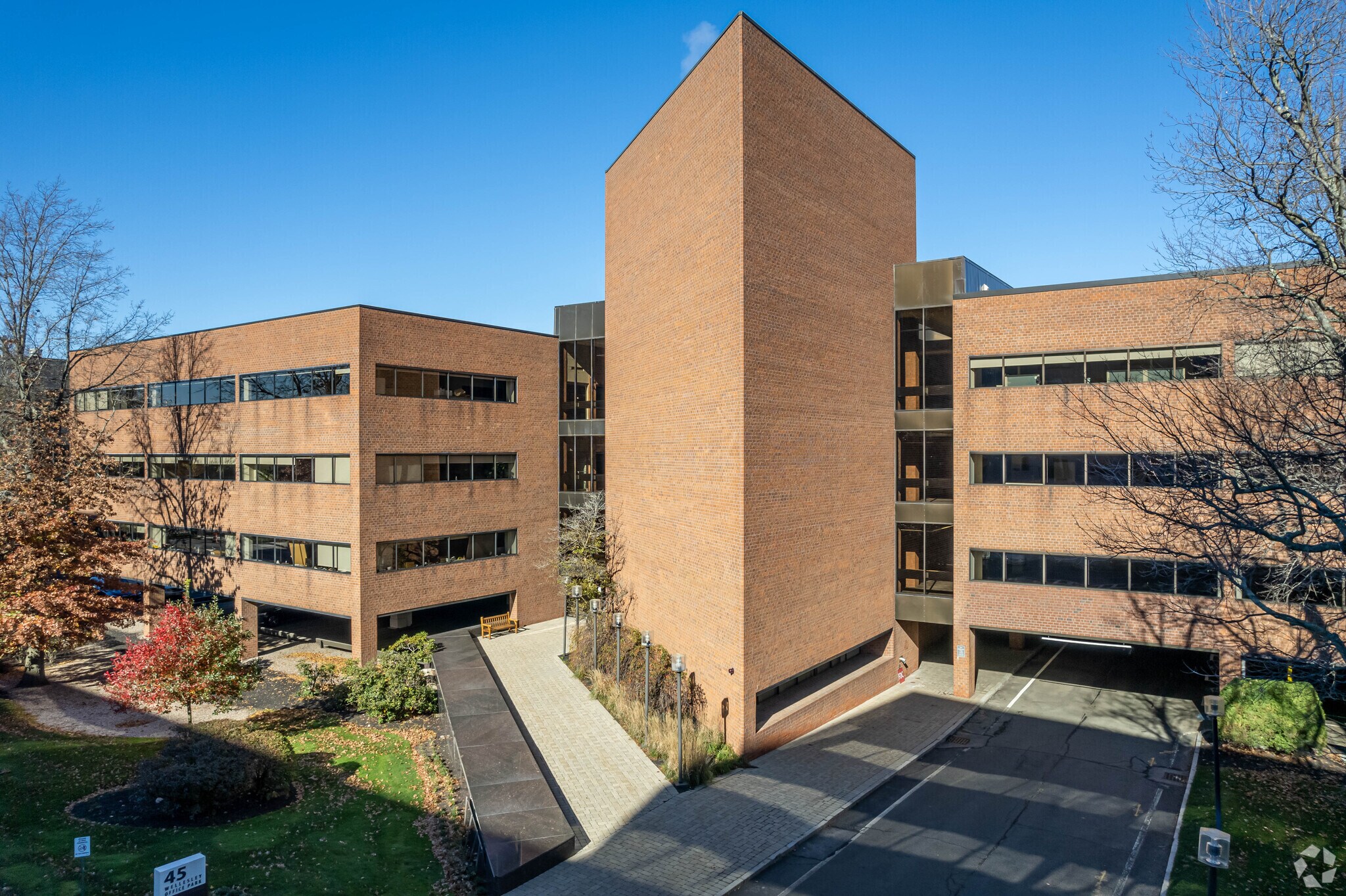 45 William St, Wellesley, MA for Rent