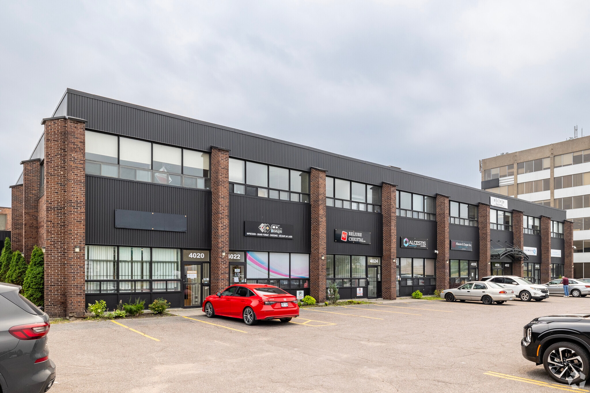 4000-4036 Boul De La Côte-Vertu, Montréal, QC for Rent