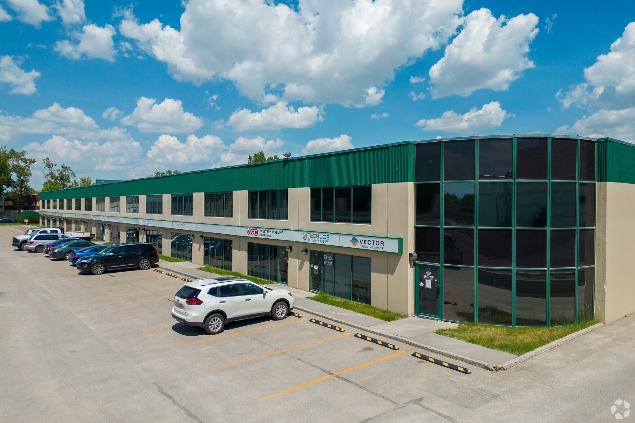 1431 40th Ave NE, Calgary, AB for Sale