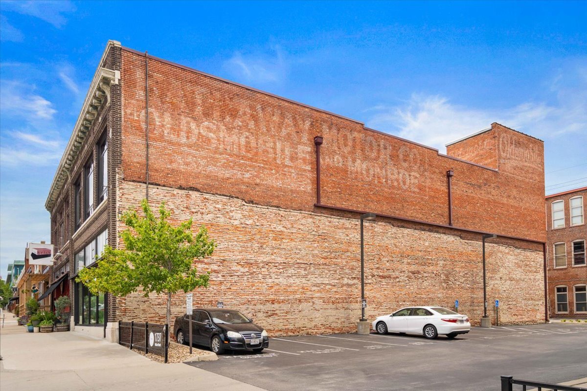 1729 McGee St, Kansas City, MO for Rent