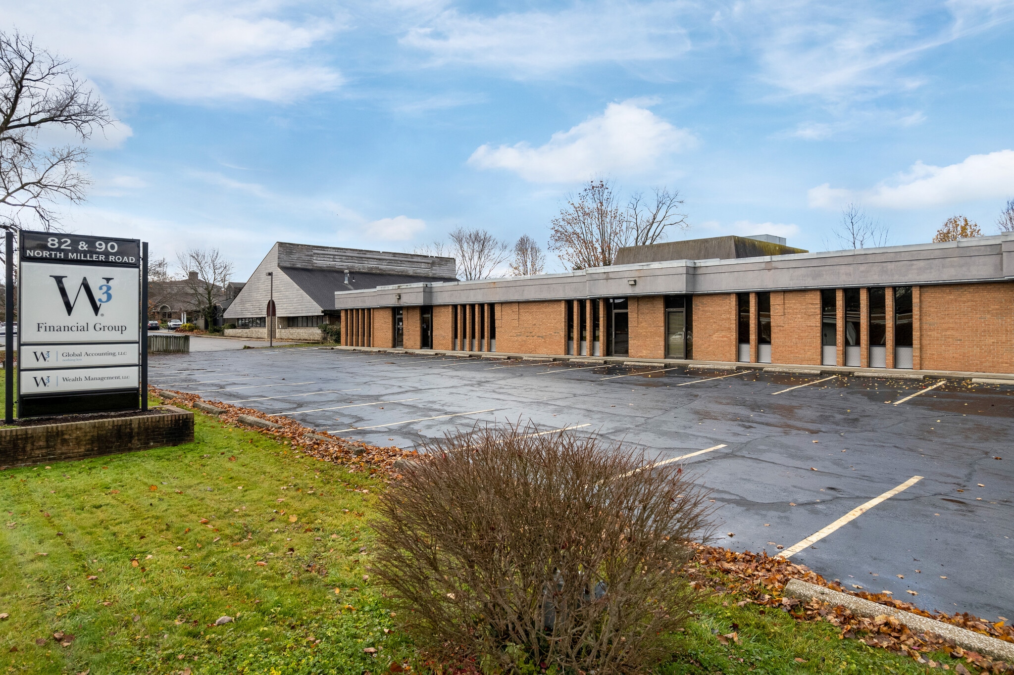 81-90 N Miller Rd, Fairlawn, OH for Sale