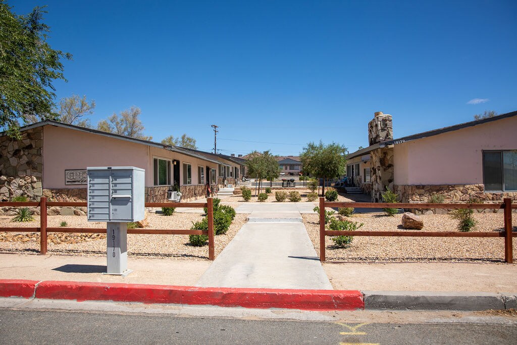 19170 Highway 18, Apple Valley, CA for Sale