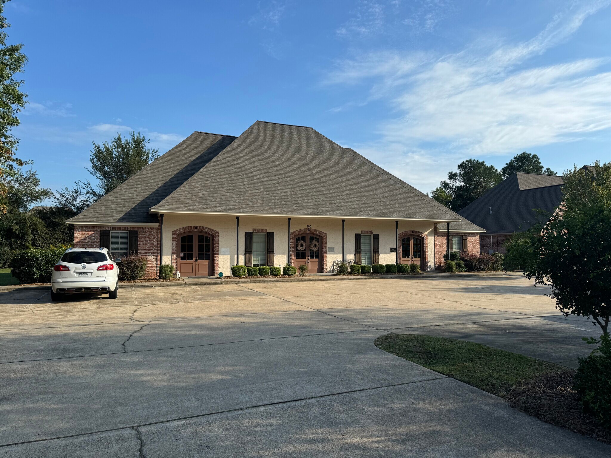 300 Highland Park Cove, Ridgeland, MS for Rent