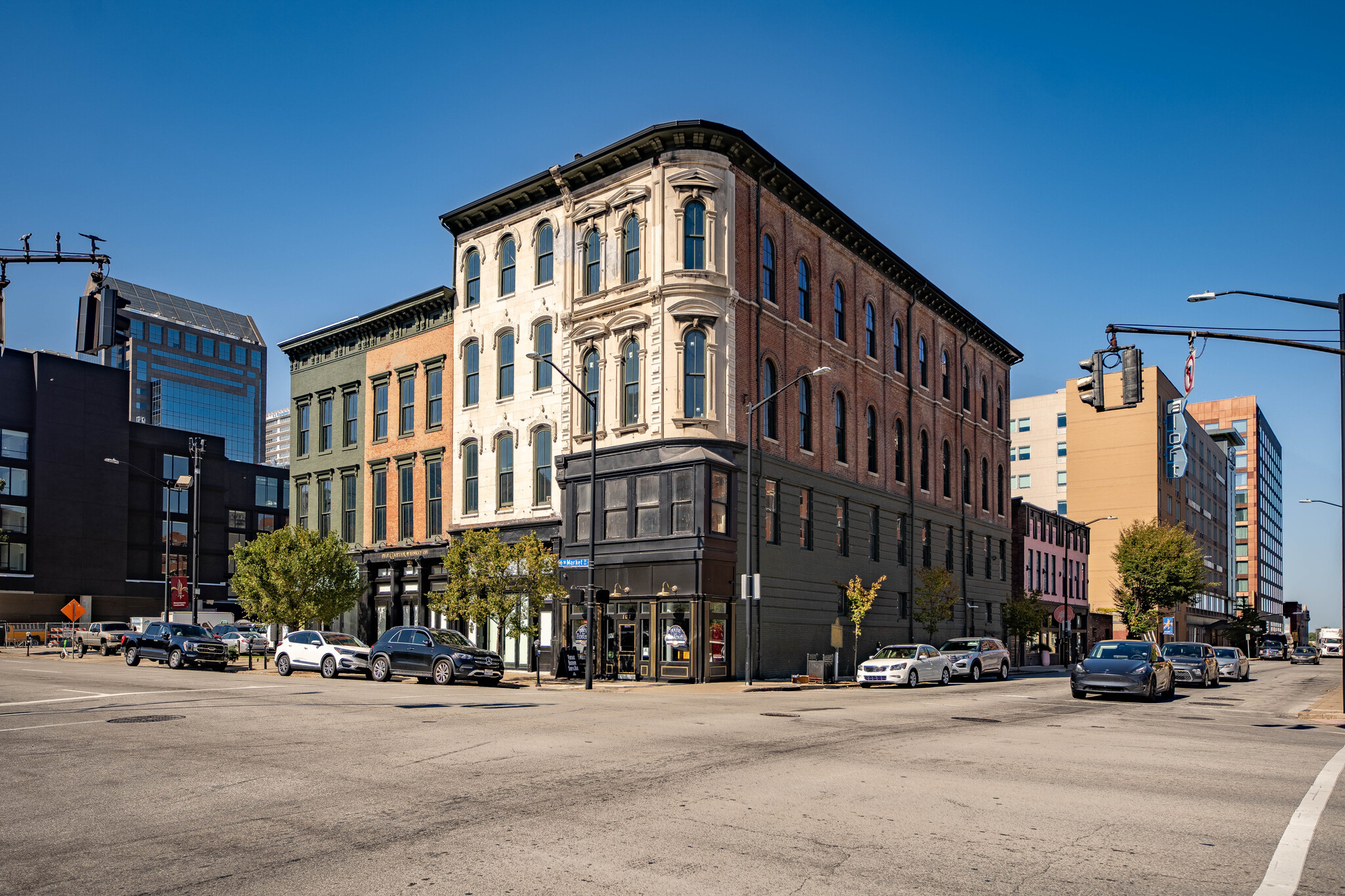 101 W Market St, Louisville, KY for Sale