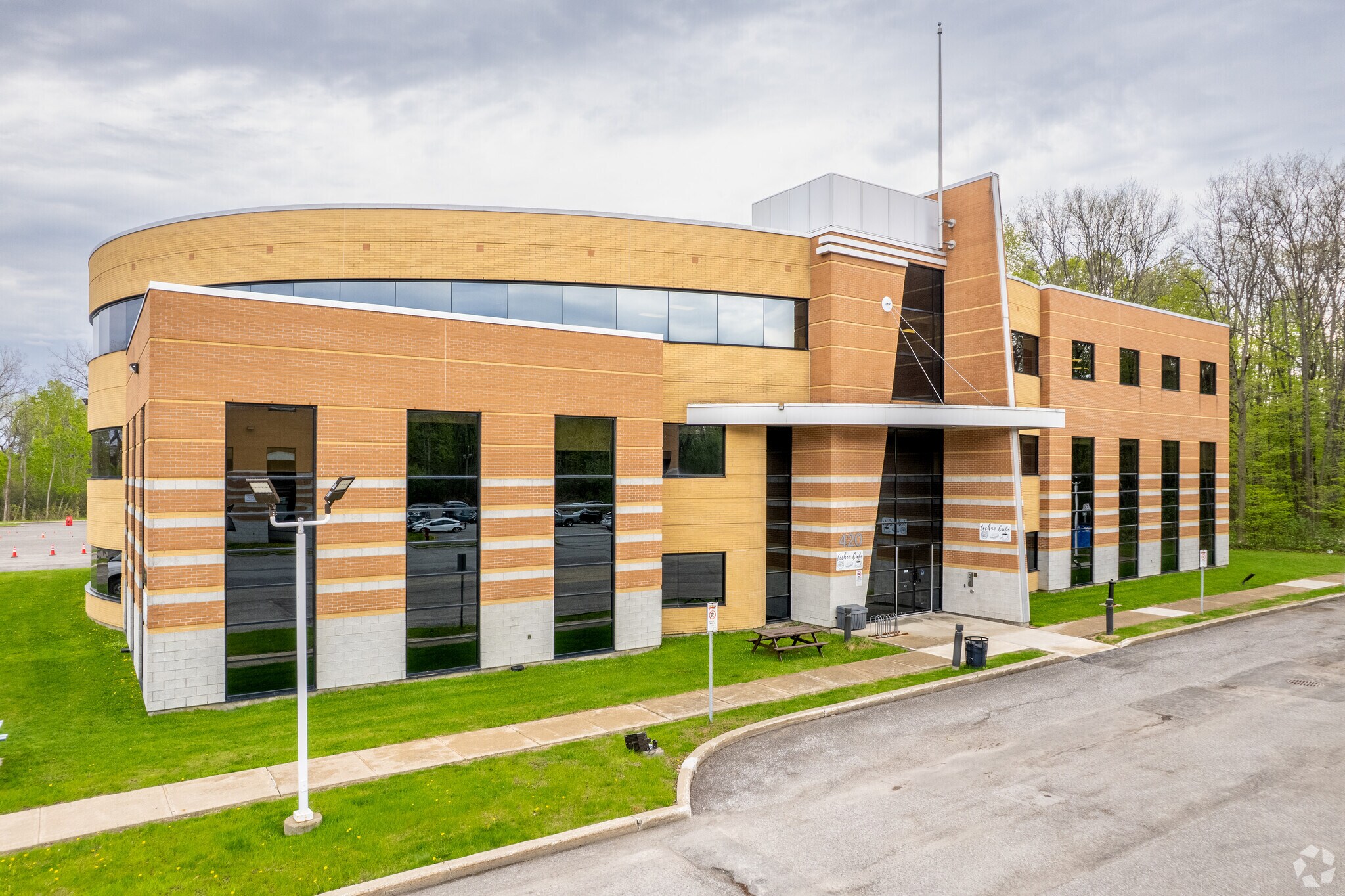 420 Boul Armand-Frappier, Laval, QC for Rent
